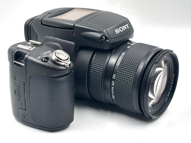 Sony Appareil photo: Sony DSC-R1 Bridge Zeiss – Défectueux à Seewis Dorf par Plebejus 3