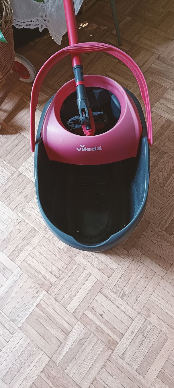 Altro per la casa: Vileda spin mop e secchio set pulizia pavimenti rosso – Usato da Lugano venduto da ycd_rv8h
