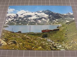 Bei Bernina-Hospiz mit Zug