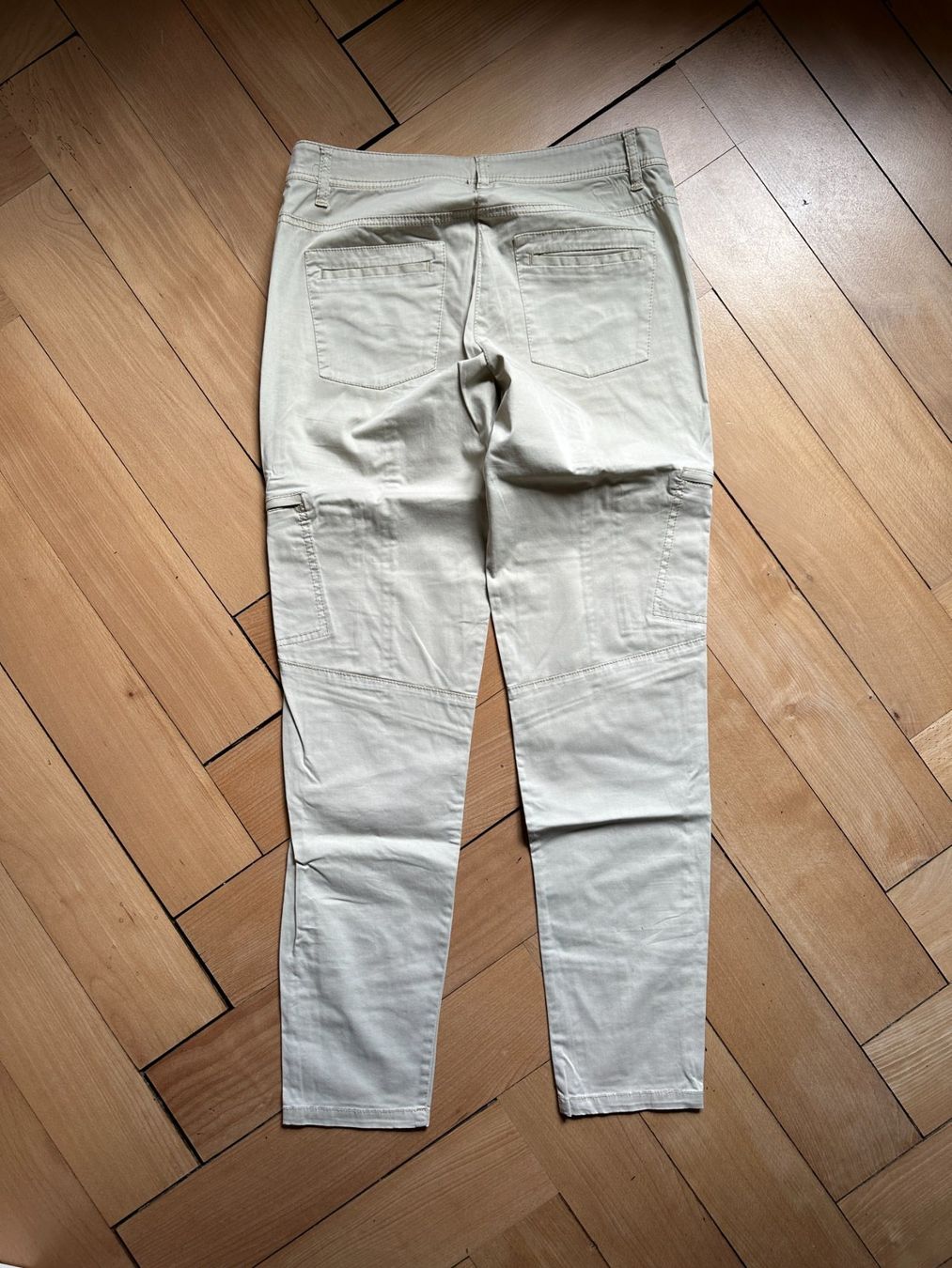 Pantaloni: OLSEN - Cargo Hose beige M – Usato da Zürich venduto da Diazaio 2