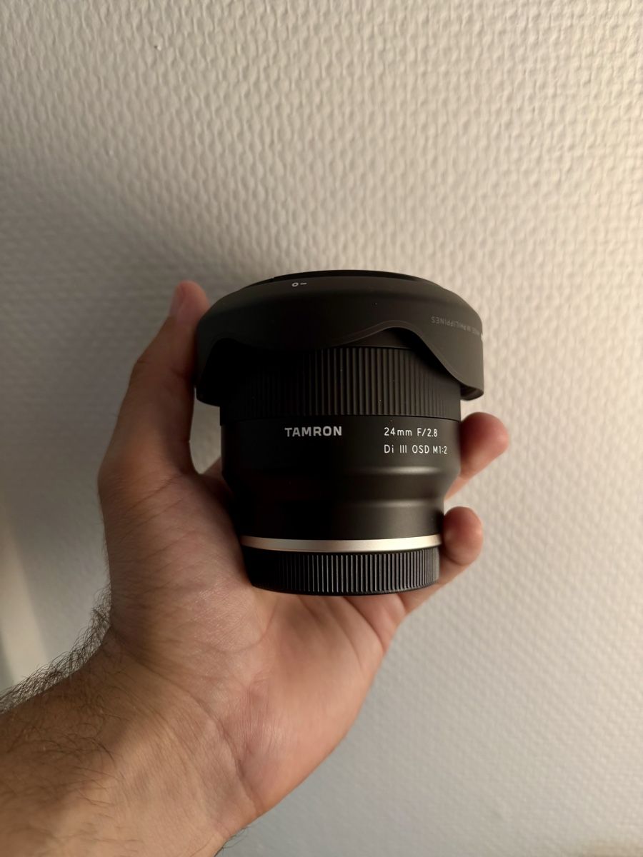 Tamron Obiettivi: Tamron 24mm f2.8 Sony  – Nuovo (secondo la descrizione) da Zürich venduto da Daveischda