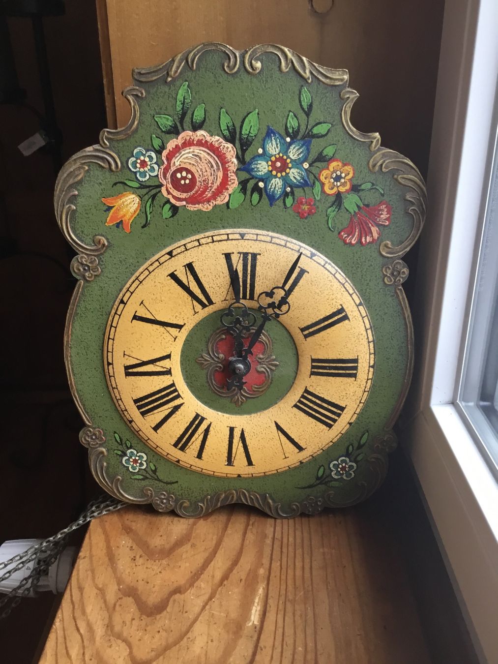 Uhren: Dekorative antike Wanduhr mit Blumenmuste – Gebraucht aus Küsnacht ZH von CatiaA
