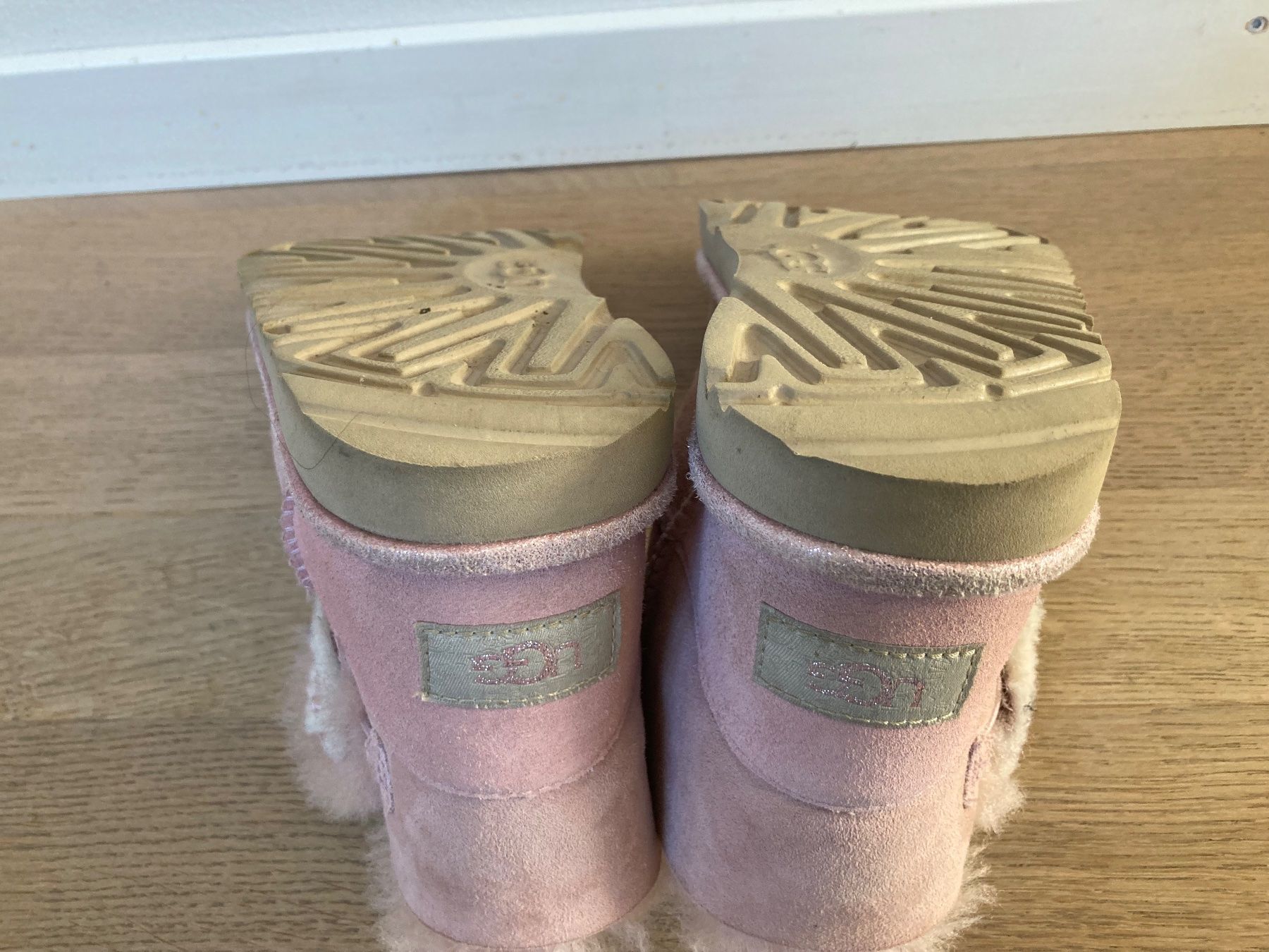 Ugg Schuhe für Mädchen: UGG Winterstiefel Grösse 33.5 – Gebraucht aus Köniz von Hollis01 3