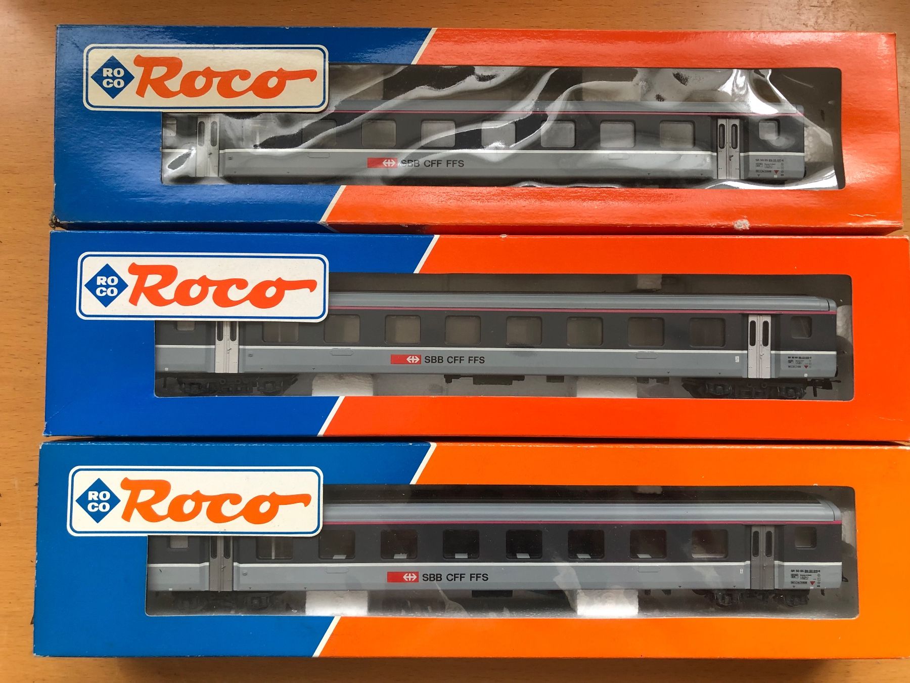Roco Modellini di ferrovie: Roco SBB 3er Set 44320 NEU – Nuovo (secondo la descrizione) da Ostermundigen venduto da Garmin03 1
