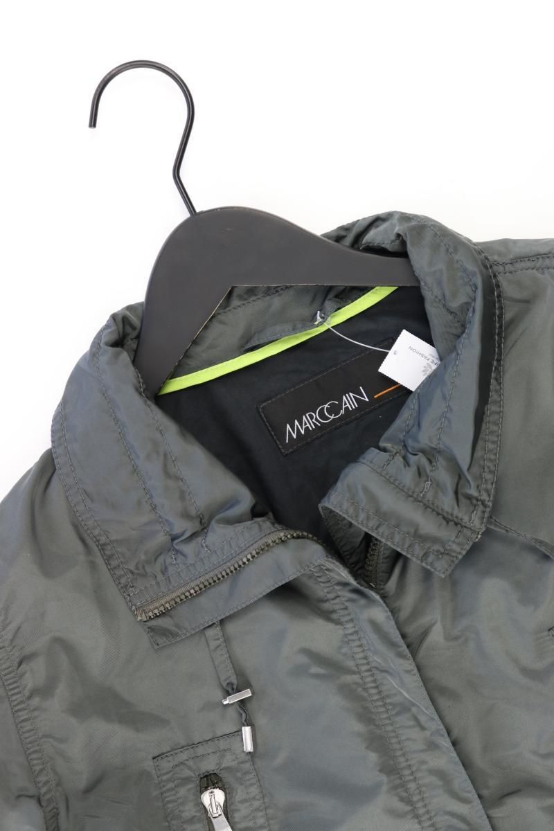 Giacche: Marc Cain Übergangsjacke Gr. 40 olivgrün – Nuovo (secondo la descrizione) da Neustadt an der Waldnaab venduto da SecondLifeFashion 2