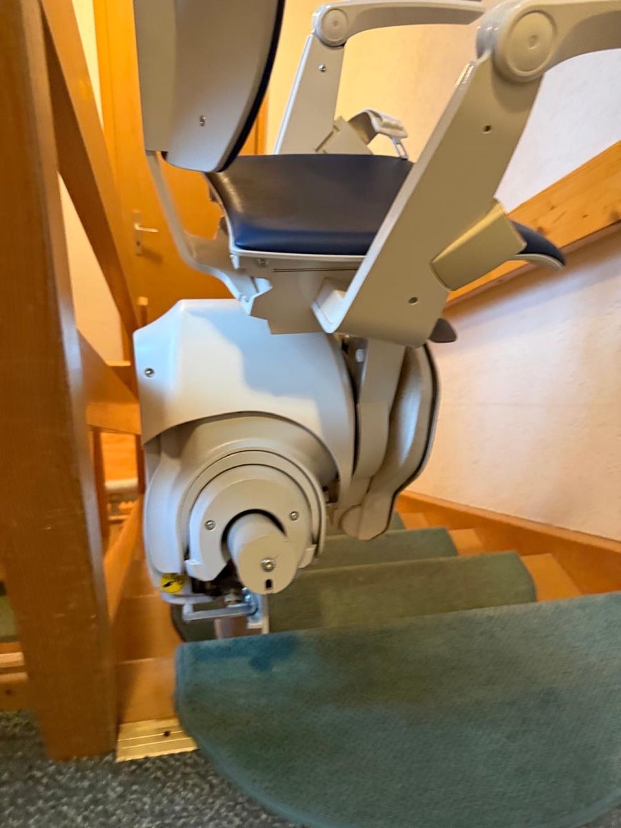 Treppen: Hogg Treppenlifte – Gebraucht aus Uzwil von ens_8cd8 5