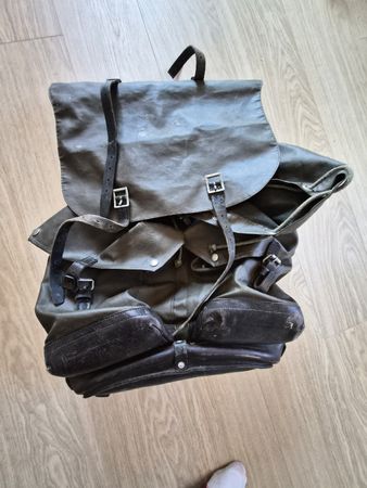 Sac à dos militaire vert toile cuir, grand modèle, occasion