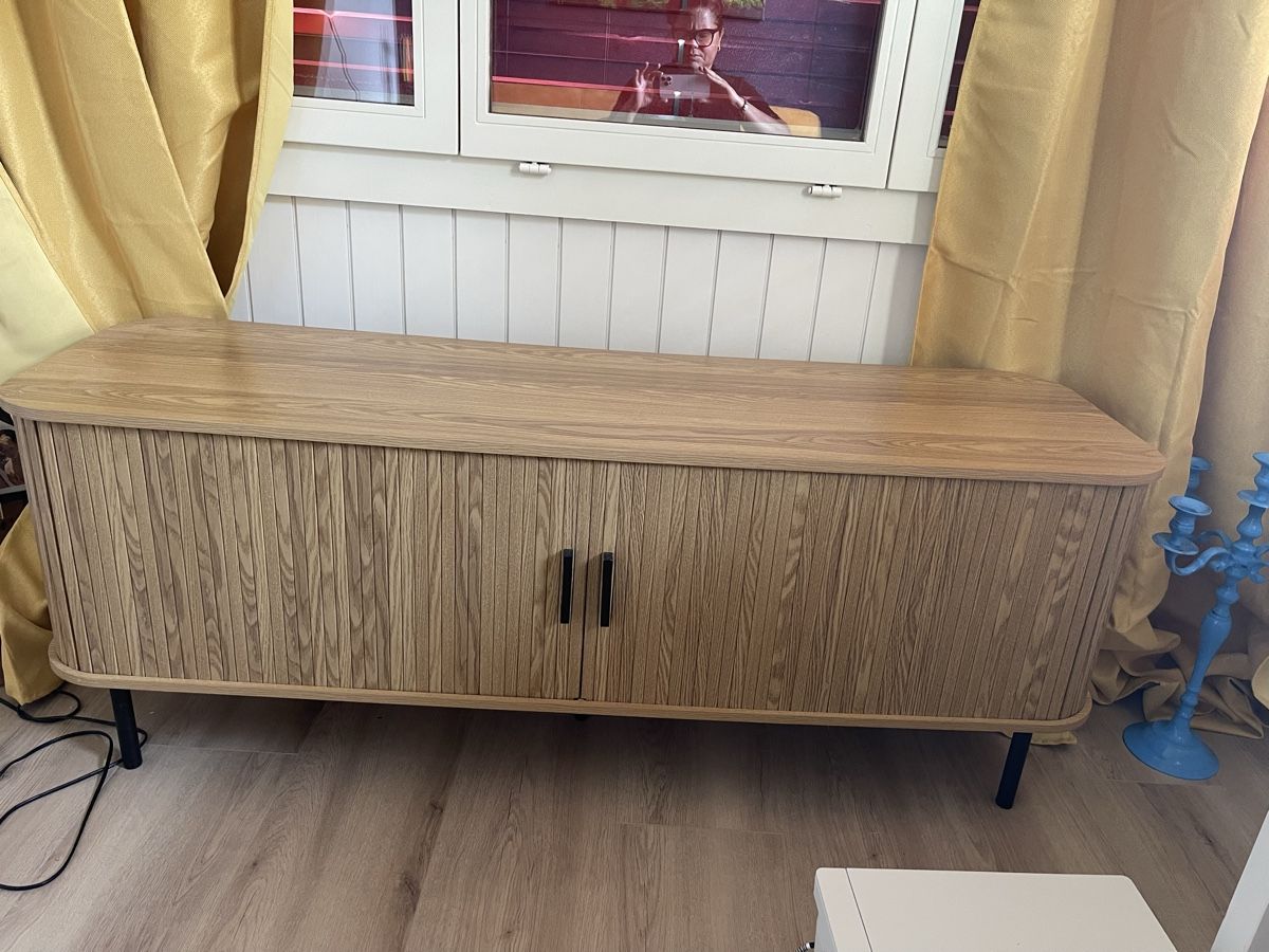 Beliani TV Möbel: Tv Möbel Bradley.   – Neu (gemäss Beschreibung) aus Tann von val_xx26