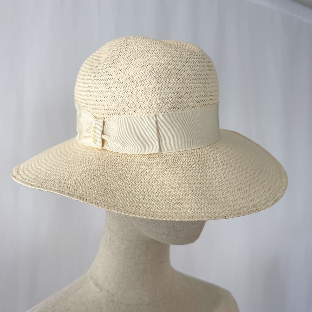 Borsalino Copricapi, berretti & cappellini: BORSALINO Straw Hat – Nuovo (secondo la descrizione) da Emmen venduto da Avviivva_Com2023