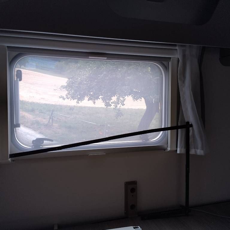 Dometic Tende da sole: Fensterrollo , Rastrollo , Rollo , Verdunklungsrollo – Usato da Niederrohrdorf venduto da Zumi66 1
