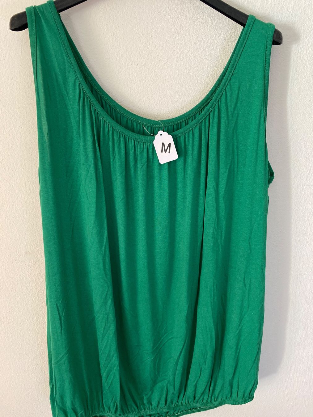 Top: TRÄGER TOP DAMEN-GRÜN – Nuovo e nell'imballaggio originale da Meienried venduto da ManuelaBoutique