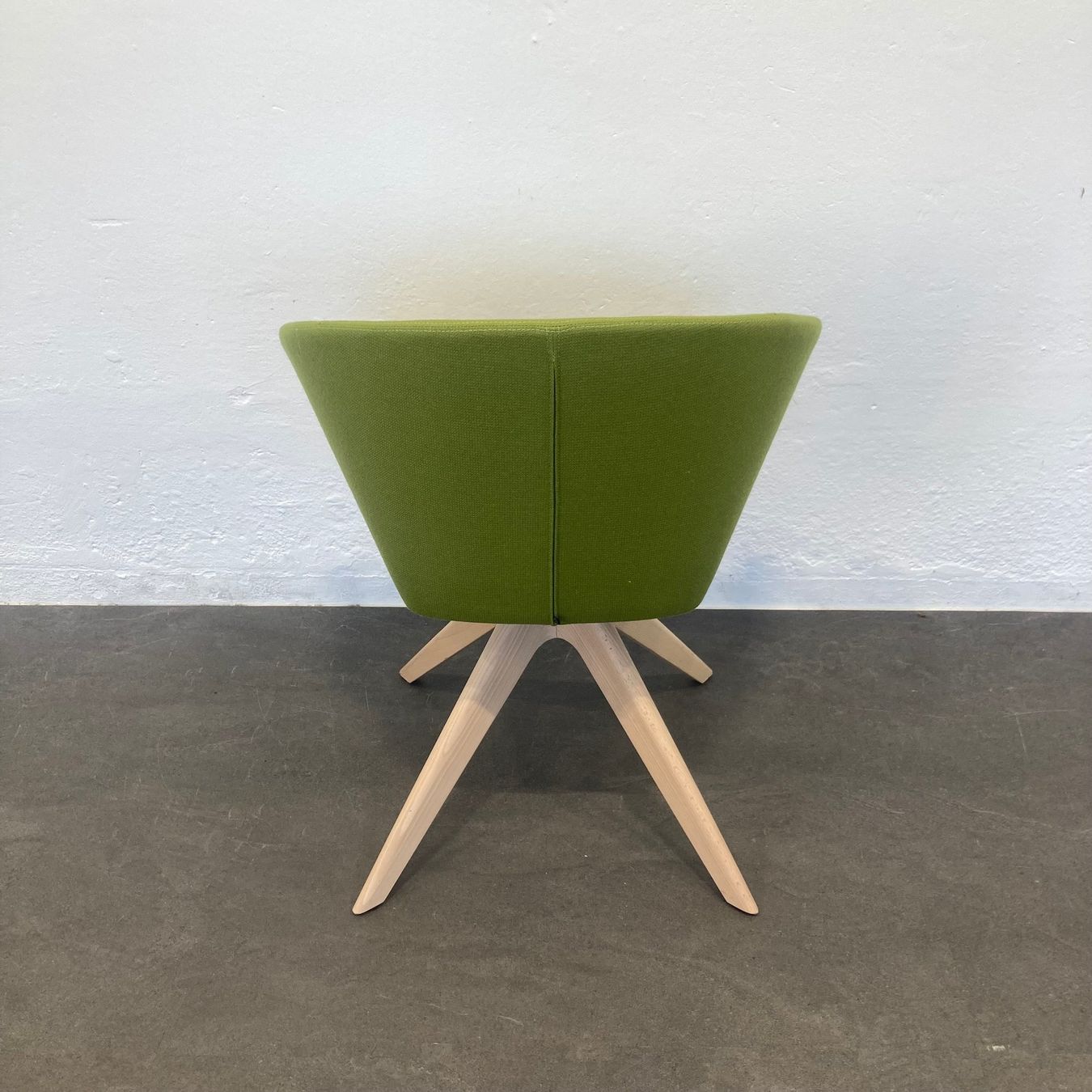 Sessel: Andreu World Brandy SO2997 Armchair – Gebraucht aus Schönenwerd von mcofficeshop 4