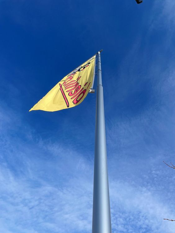 Fahnenmast aus Aluminium 8 m mit Ausleger (Gebraucht) in Küssnacht am ...