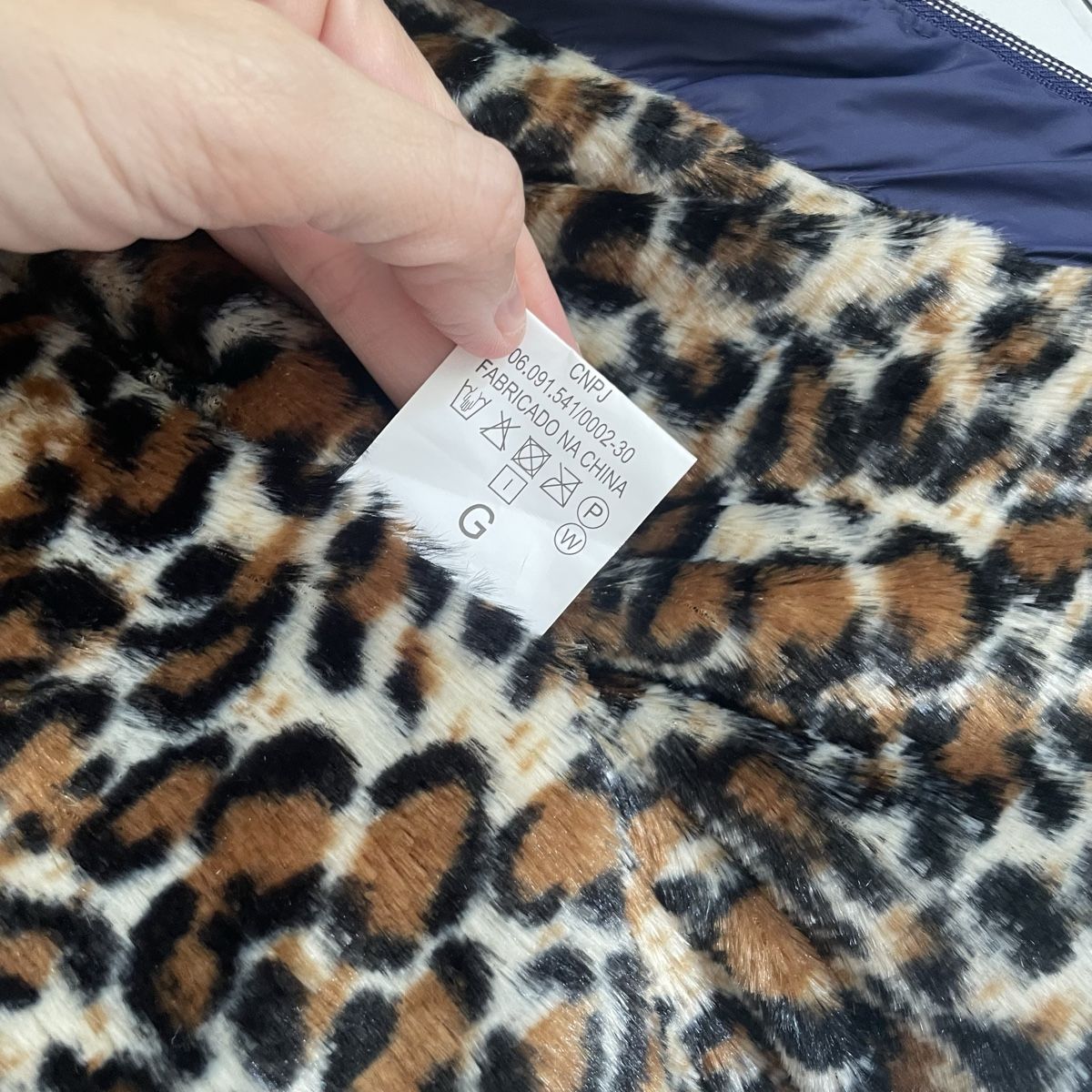 Gilets & Westen: Steppweste Damen dunkelblau Grösse L mit Leo Innenfutter – Gebraucht aus Utzenstorf von beatrice.ch 5