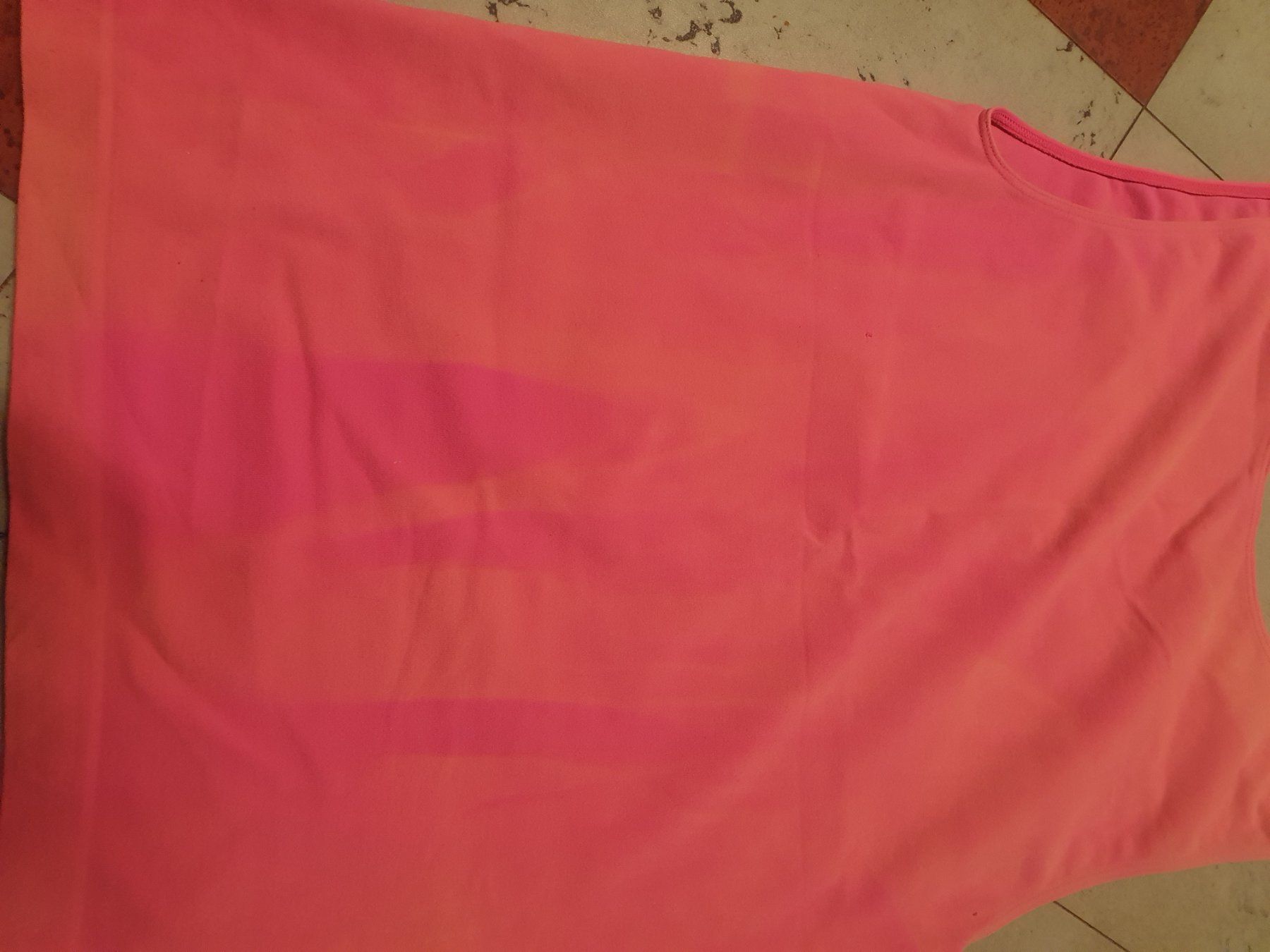 Top: Sport Top – Usato da Moosseedorf venduto da Sonnenschein.. 4