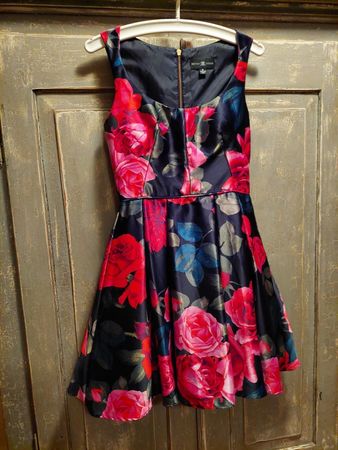 Betsy Adams . Partykleid