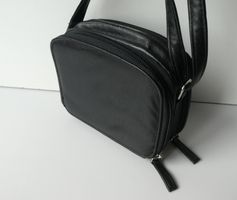 Kombitäschchen Umhängtasche schwarz Leder Portemonnaie