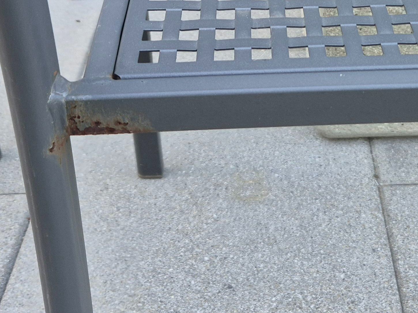 Set de table et chaises: Gartentisch mit sechs Metalstühlen. – D'occasion à Amriswil par lindenmannkia 7