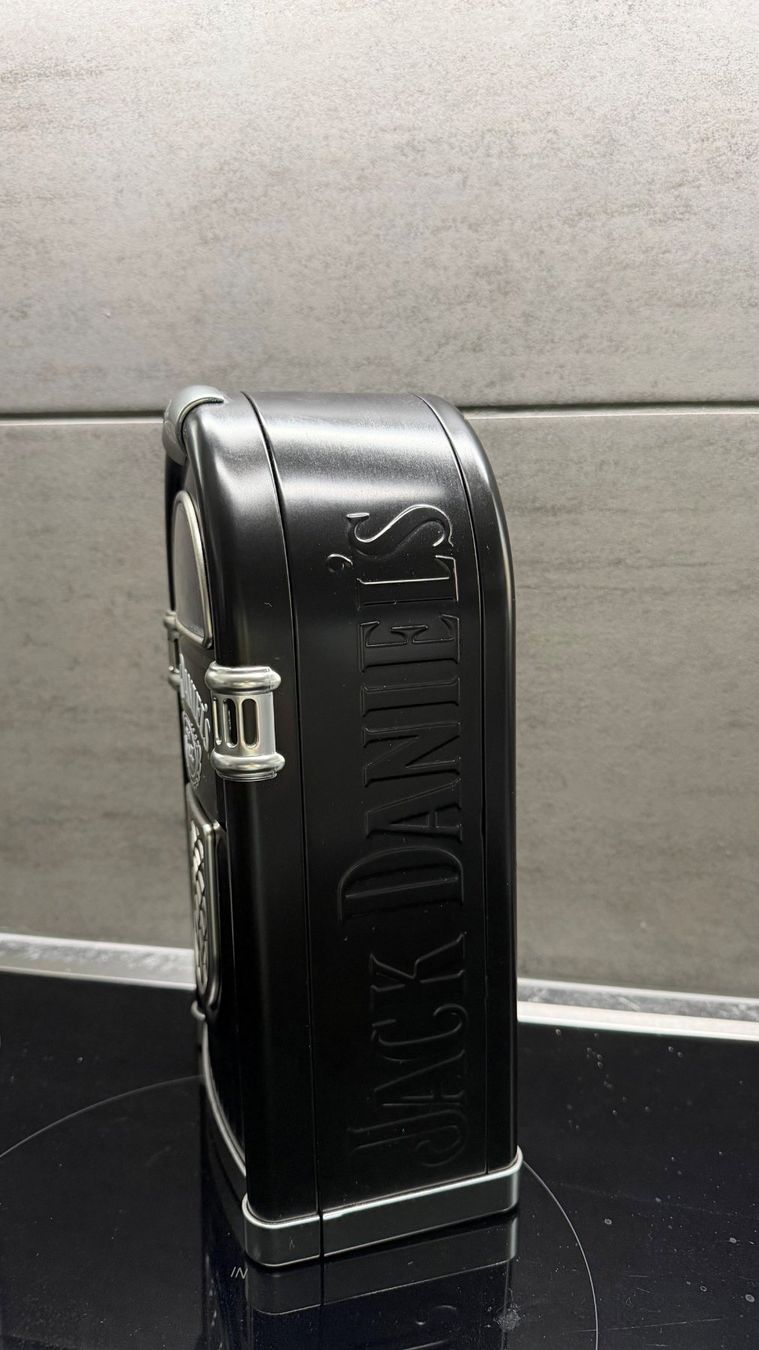 Alle Dekorationen: Jack Daniel's Blechdose / Geschenkbox im Jukebox-Design – Gebraucht aus Härkingen von vxnessacx 1