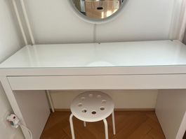Coiffeuse IKEA blanc avec miroir lumineux bon état
