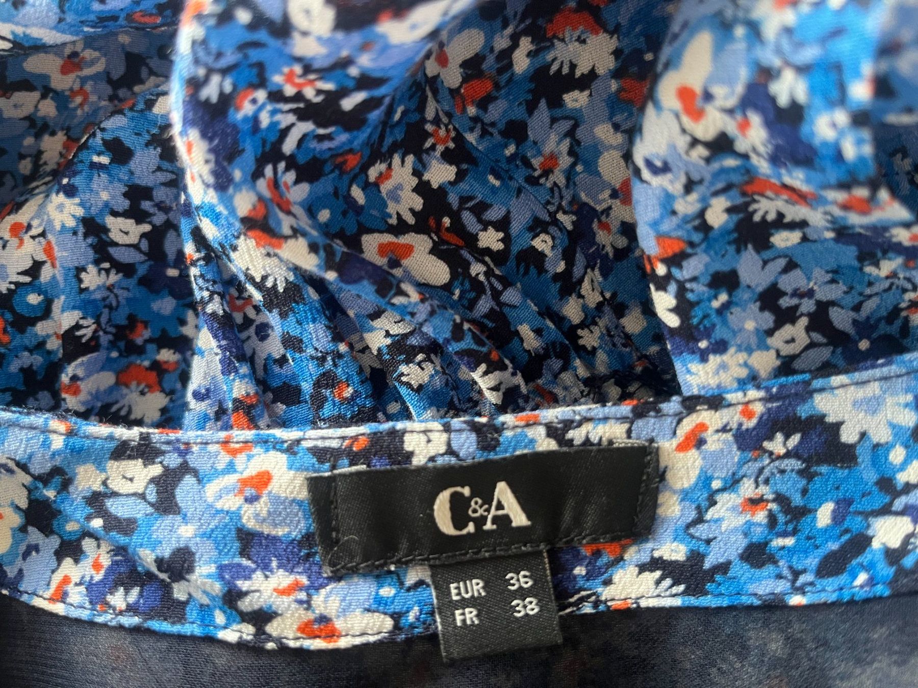 C&A Kleider: Jolie robe fleurie bleue – Gebraucht aus Seiry von vanille08 8