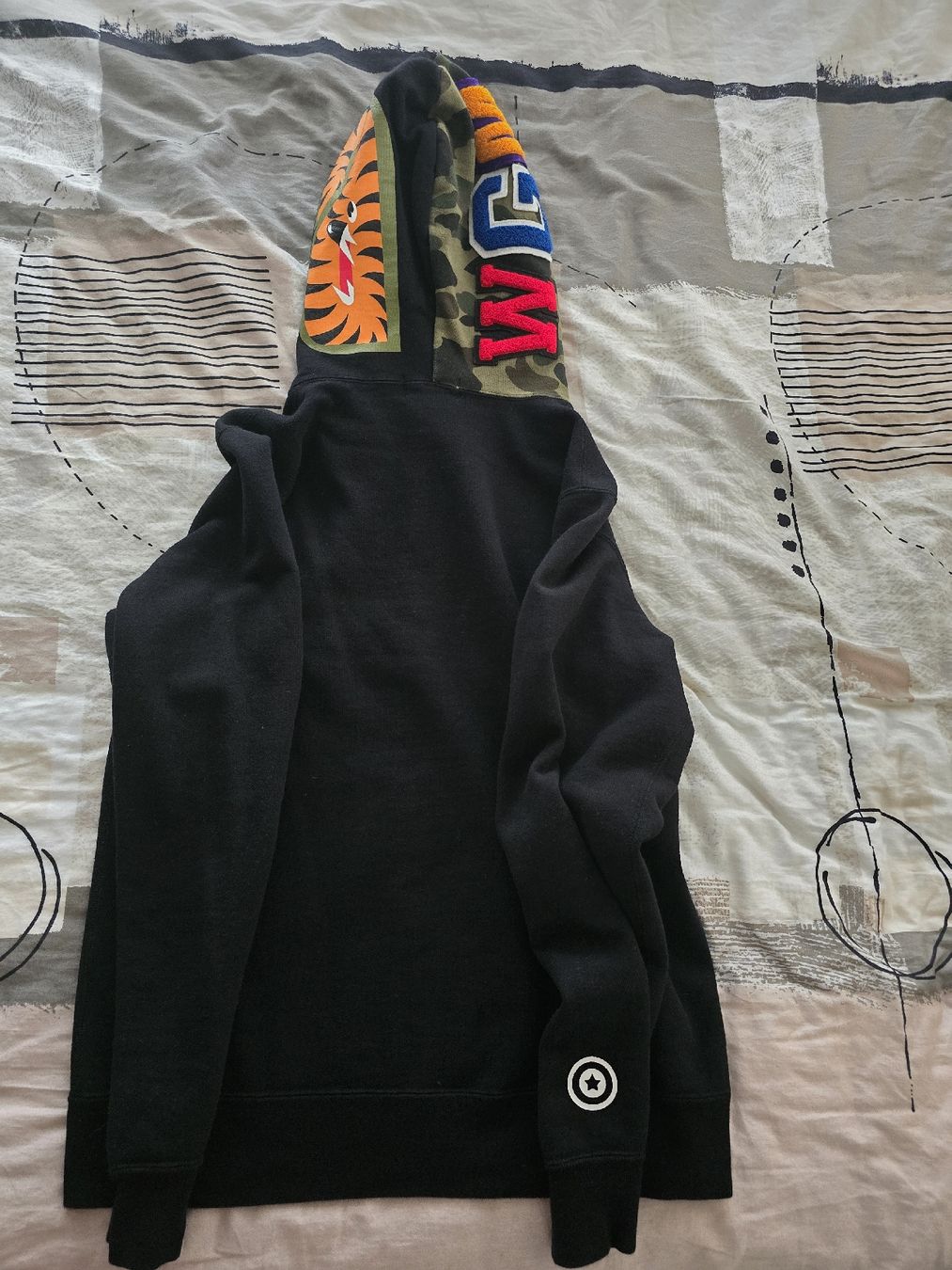 Bape Pulls & Sweat-shirts: Authentic Bape Full Zip Shark Hoodie – D'occasion à Wallisellen par dh9_m22p 2