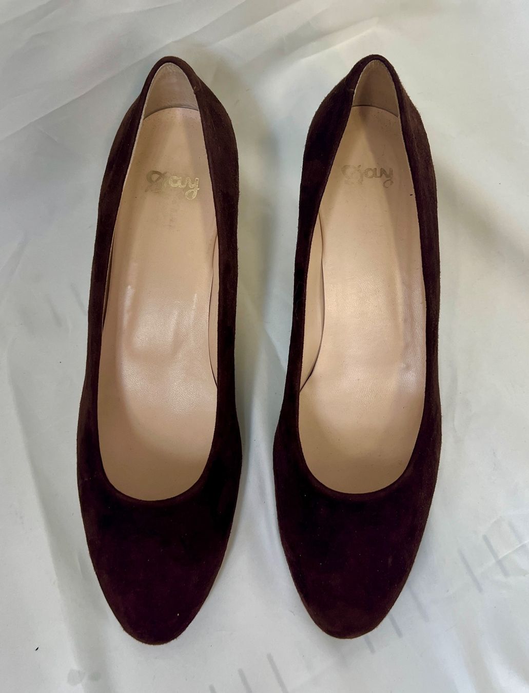 Scarpe da donna: Braune Wildleder Pumps – Usato da Zürich venduto da Drahtzug 1