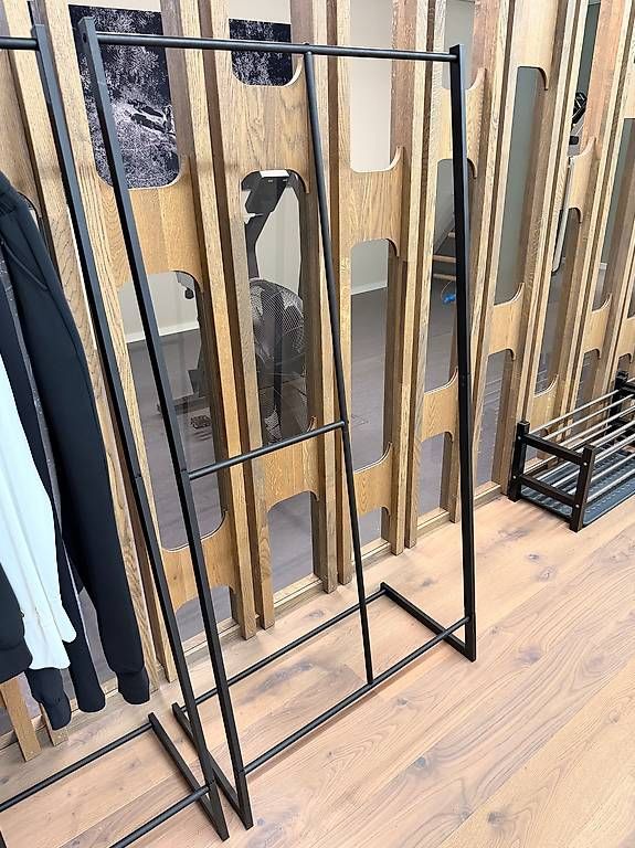 Garderobe: Garderobenständer – Gebraucht aus Zug von rwey6300 1