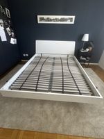 Bettgestell mit Lattenrost 160x200