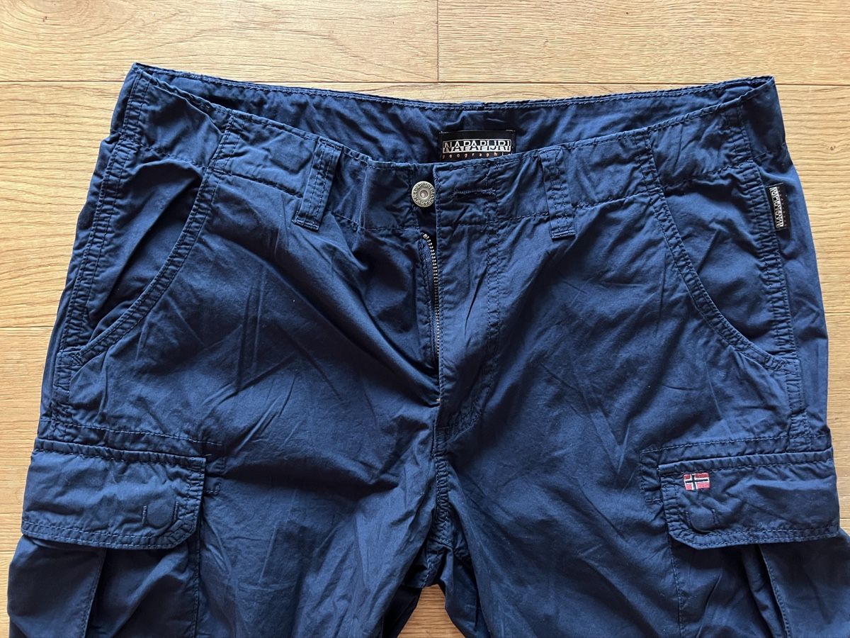 Napapijri Pantaloni: Napapijri Shorts TOP – Usato da Niedergösgen venduto da Lifestyle-85 2