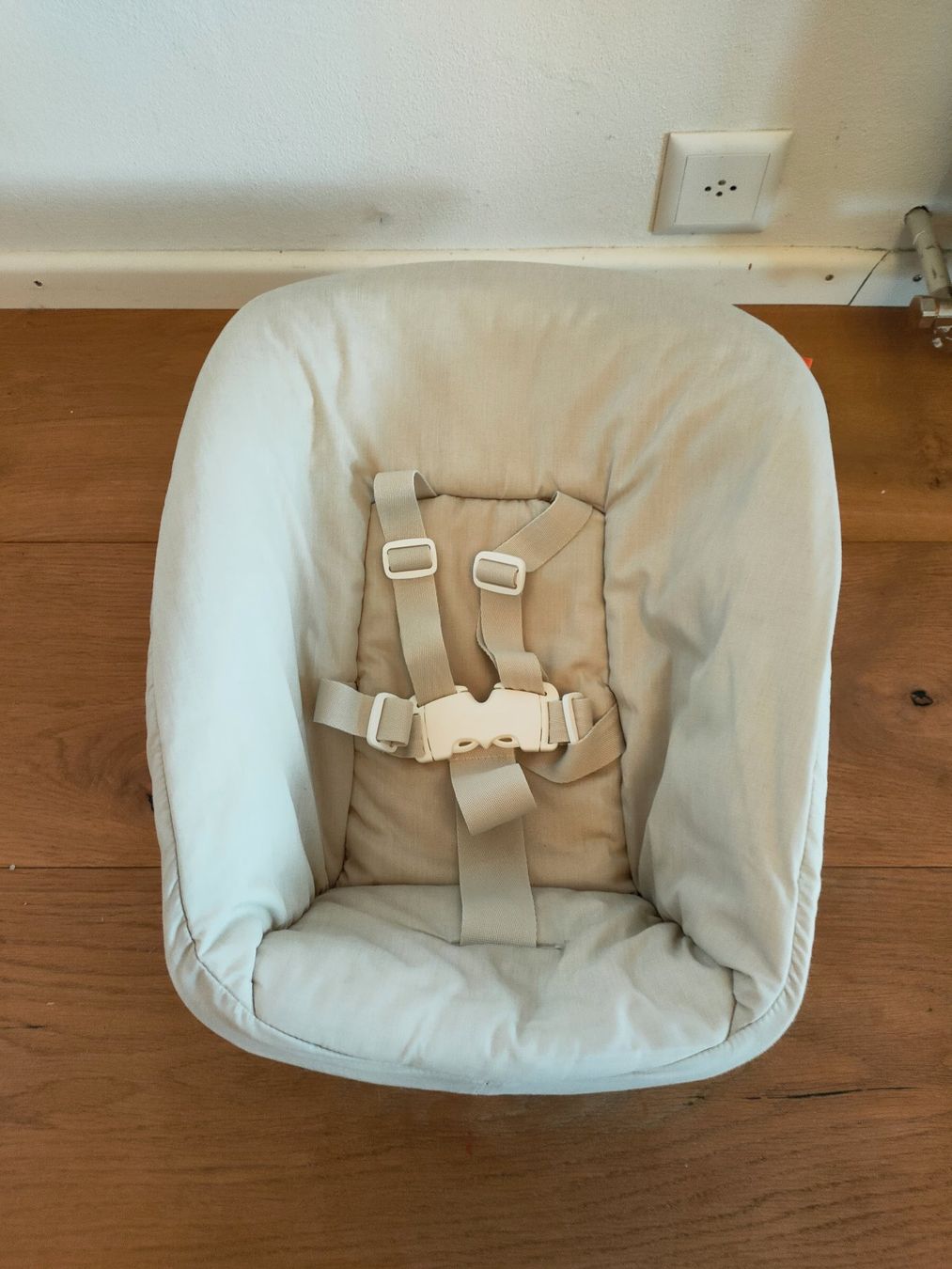 Stokke Seggioloni: Stokke Tripp Trapp Newborn Set hellgrau mit Gurten – Usato da Dörflingen venduto da esw_7bd9