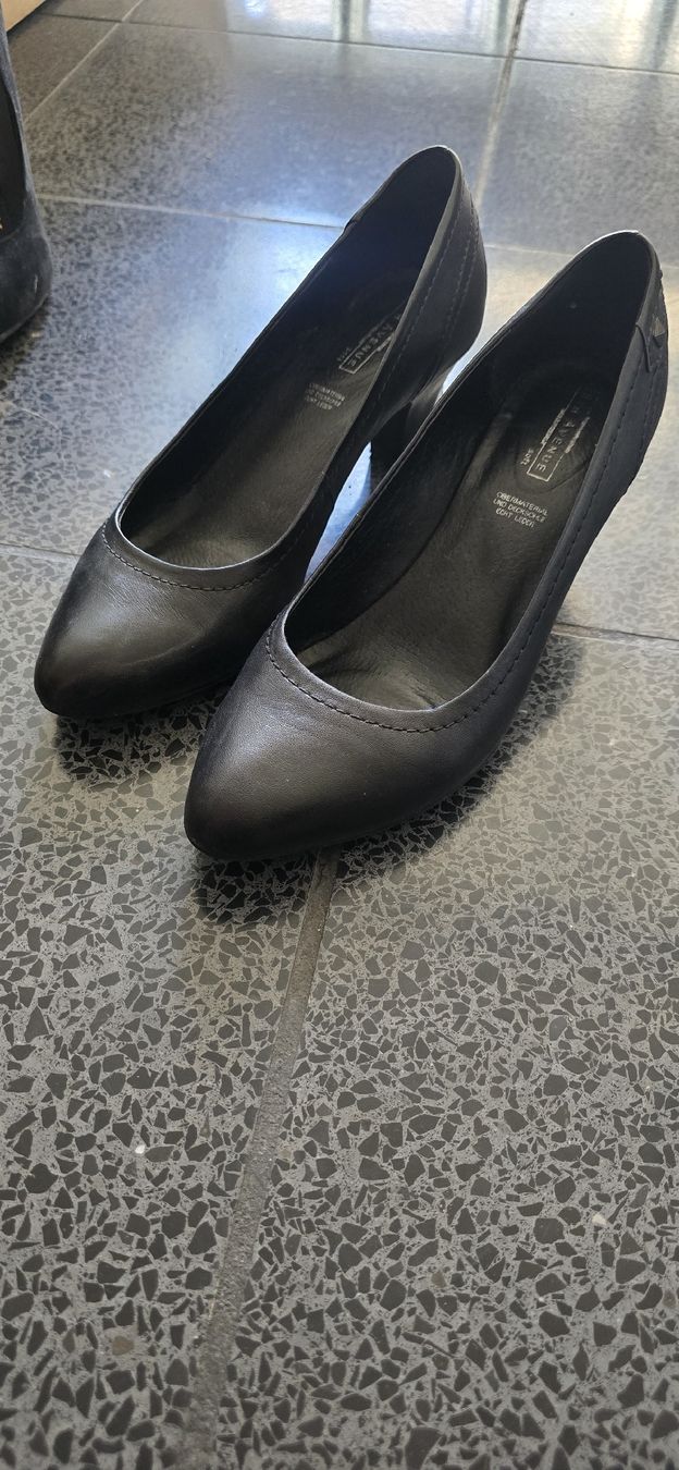 Scarpe da donna: Pumps 5th Avenue schwarz Leder Grösse 37 – Usato da Seuzach venduto da K_N