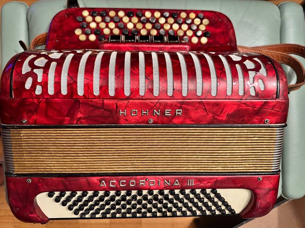 Musikinstrumente: Harmonika Hohner – Gebraucht aus Zürich von Cibin