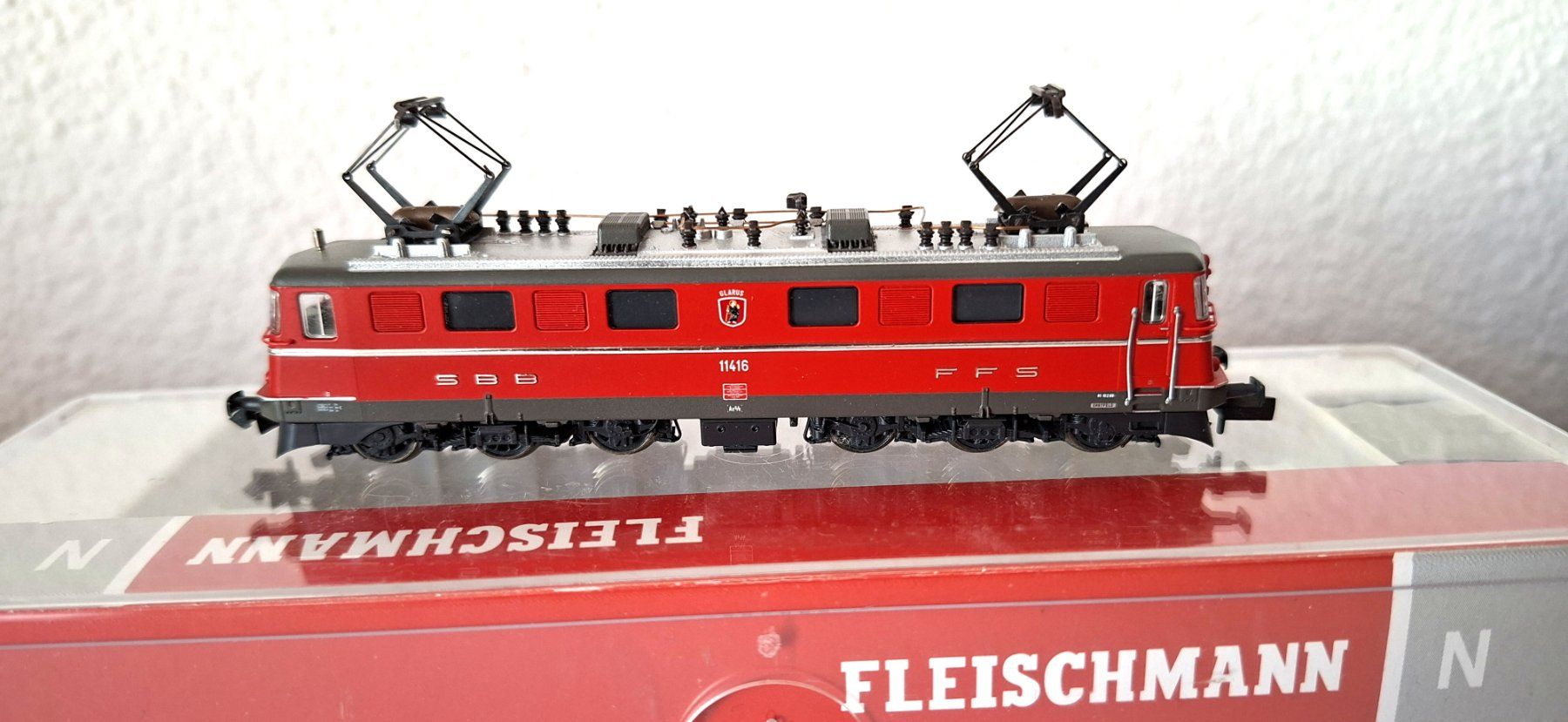 Fleischmann Modelleisenbahnen: Fleischmann Ae 6/6 SBB 737213  " GLARUS " – Gebraucht aus Biberist von Ntrains