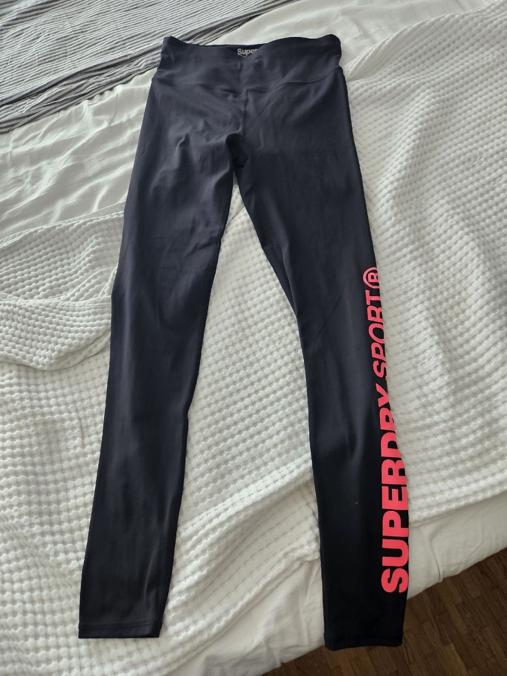 Leggings: Superdry Sporthose schwarz Gr. 38 – Nuovo (secondo la descrizione) da Engelburg venduto da Michelle_Egg 1