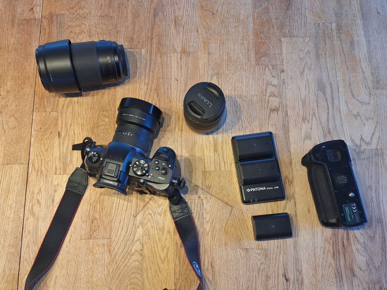 Panasonic Kamera: Panasonic Lumix GH5 Komplettset mit Objektiven – Gebraucht aus Ipsach von nik_6hkj