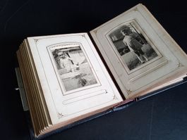 Altes Fotoalbum mit unvergessliche Erinnerungen