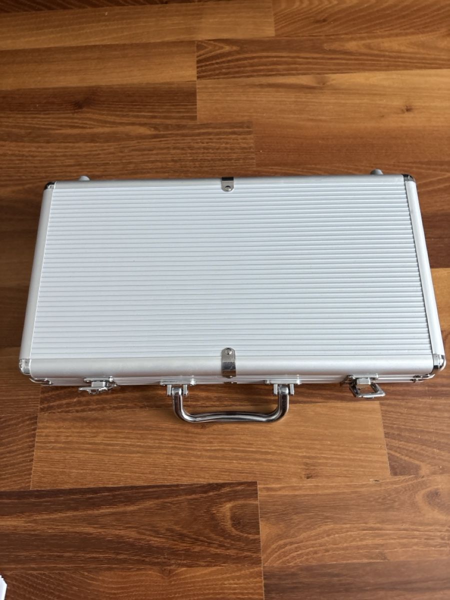 Jeux: Pokerkoffer mit Chips etc. – Neuf (Voir description) à Geroldswil par Himbeere5 1