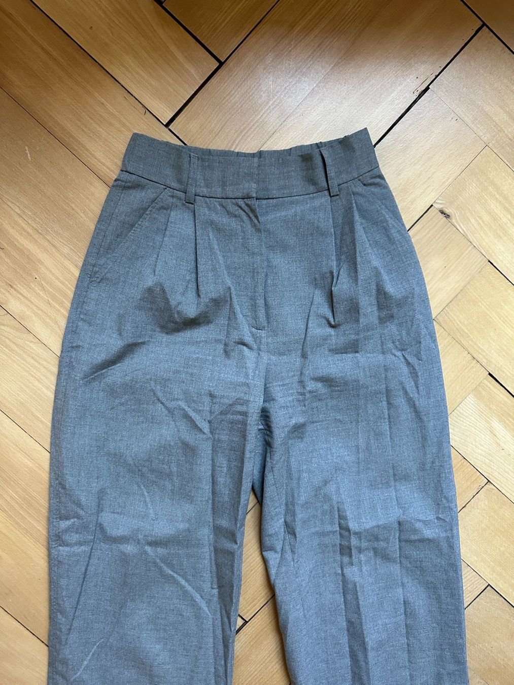 H&M Pantaloni: Hose hellgrau 38 – Usato da Zürich venduto da Diazaio 1