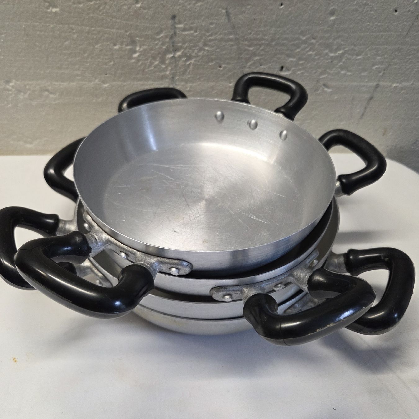 Padelle: 4 Servierpfannen Aluminium  – Usato da Stans venduto da Ducati16 5