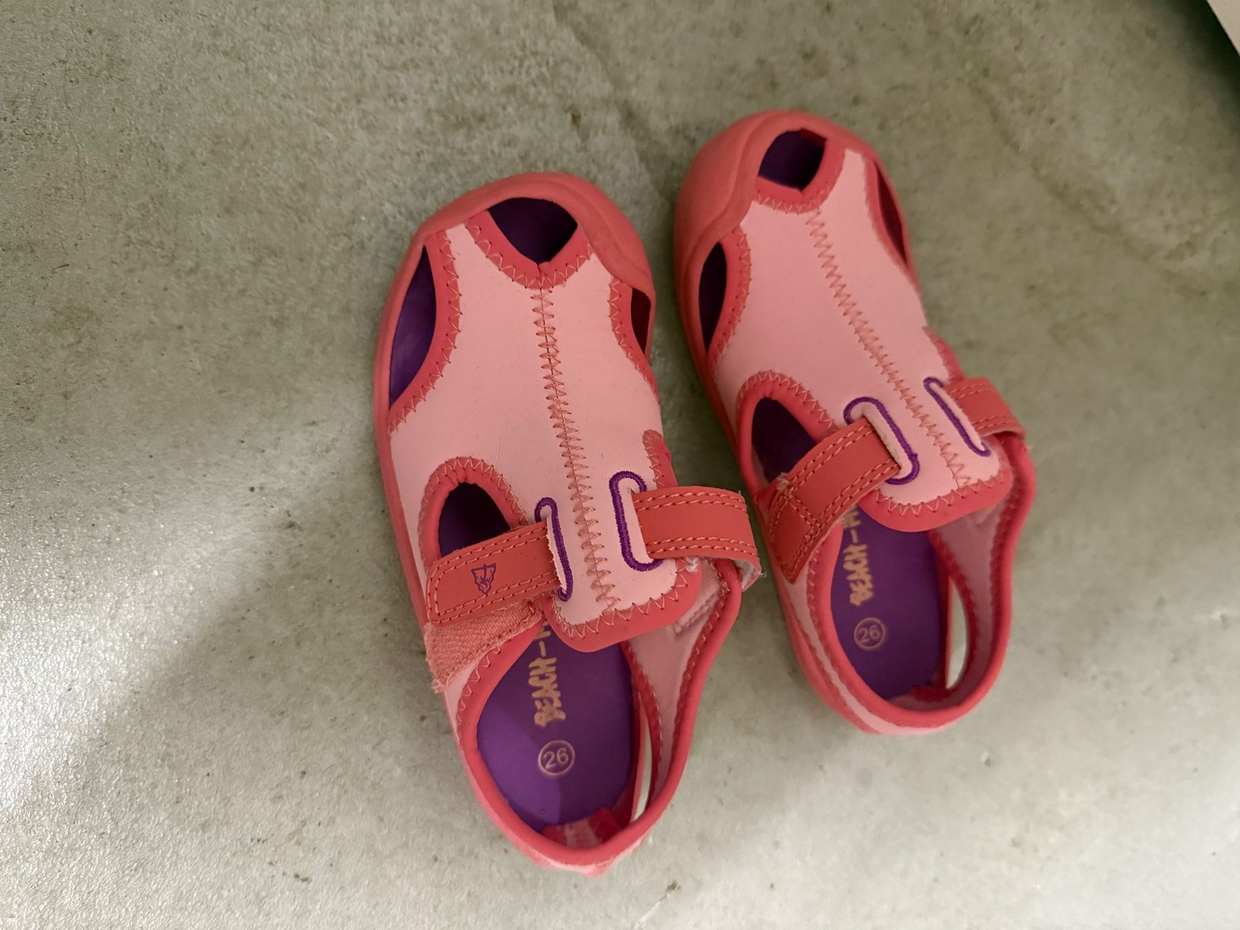 Schuhe für Mädchen: Sommer Schuhe Grösse 26 – Gebraucht aus Wetzikon ZH von Em_Sa