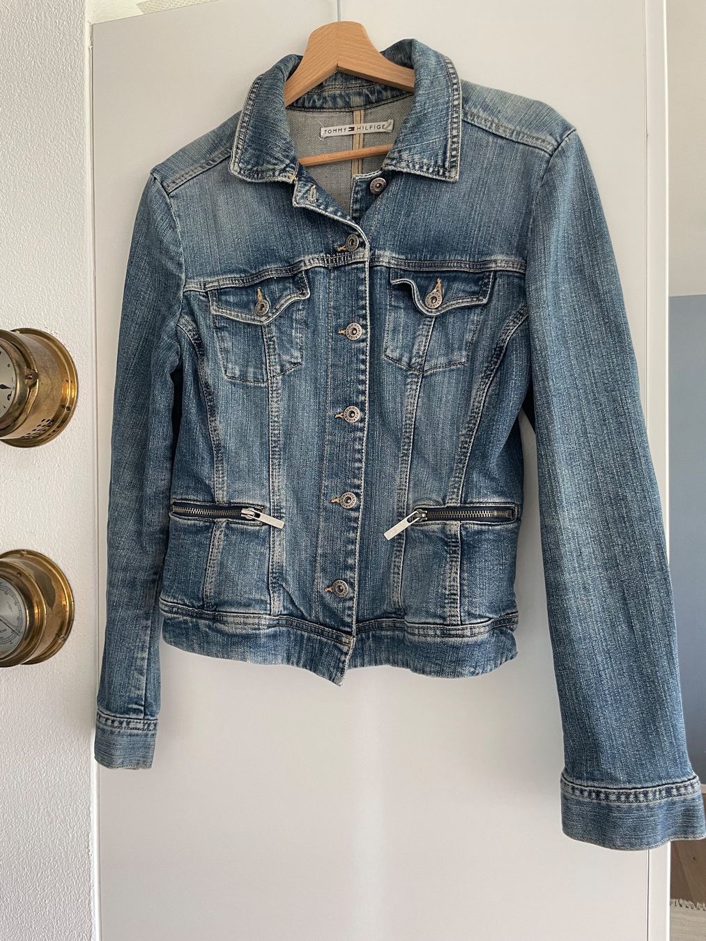 Tommy Hilfiger Giacche: Jeansjacke von Tommy Hilfiger – Usato da Neuwilen venduto da bobbel01 1
