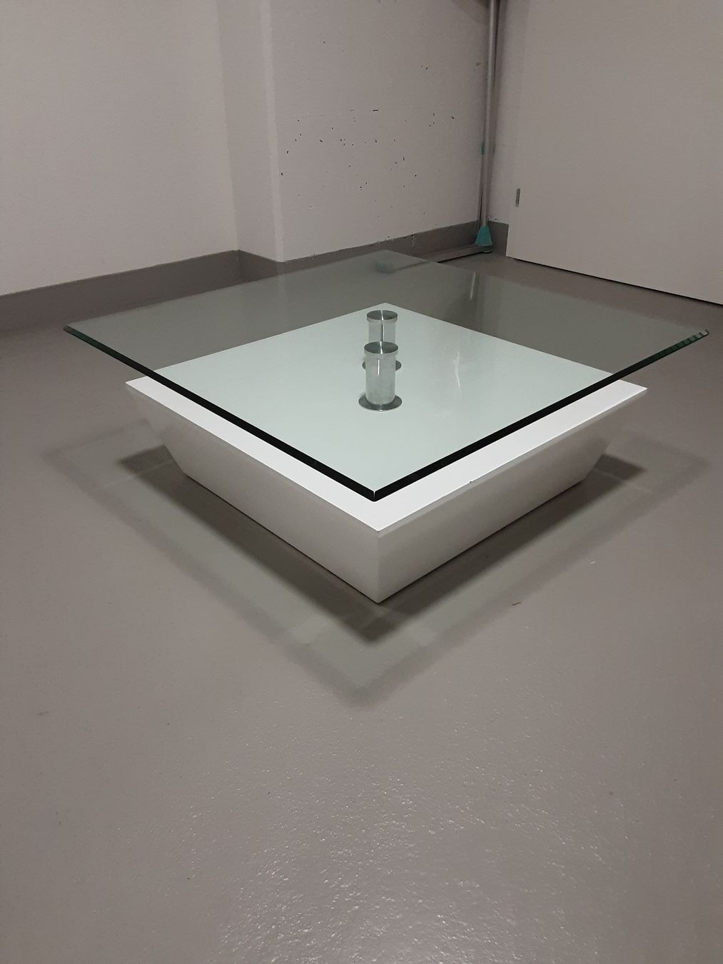 Tavoli: Glas Couchtisch, weiss – Usato da Altdorf UR venduto da Brandli