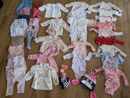 Habits pour enfant à vendre taille 62 - 68