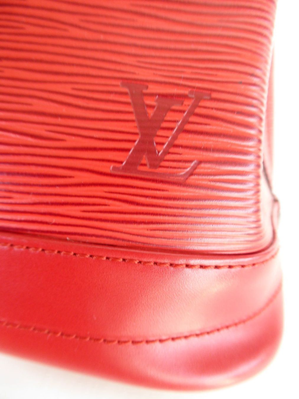 Louis Vuitton Borse da donna: LOUIS VUITTON EPI NOE GM rot – Usato da Berneck venduto da chouchou1415 3
