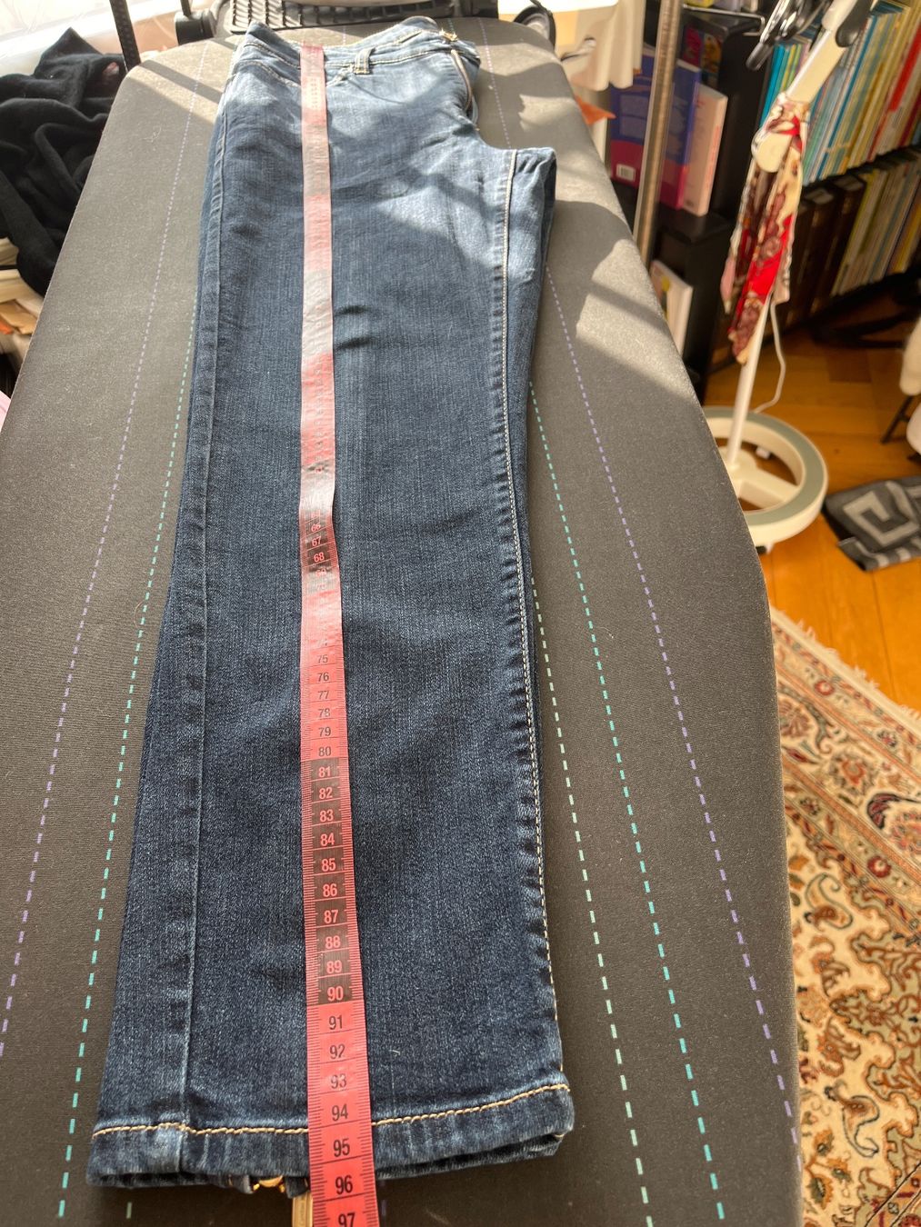 Cambio Pantaloni: Cambio Piera – Usato da St-Sulpice VD venduto da Twin5 7
