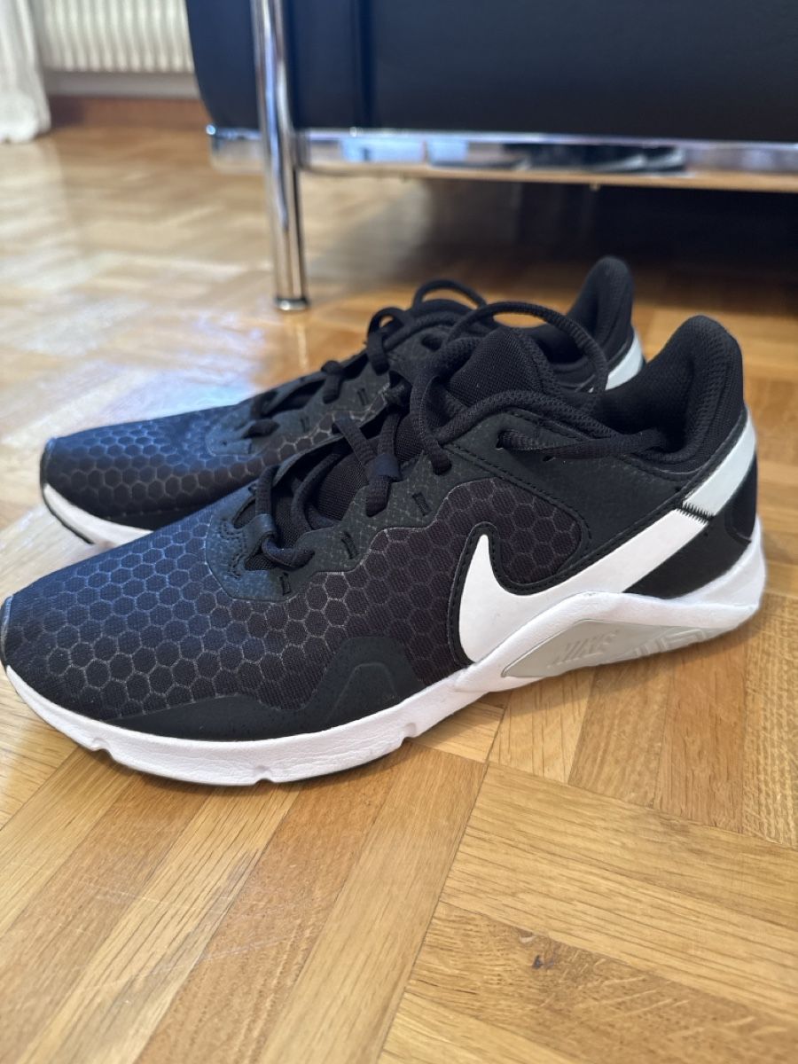 Nike Scarpe da uomo: Nike Legend Essential 2 Running Shoes – Usato da Zürich venduto da st8004 1