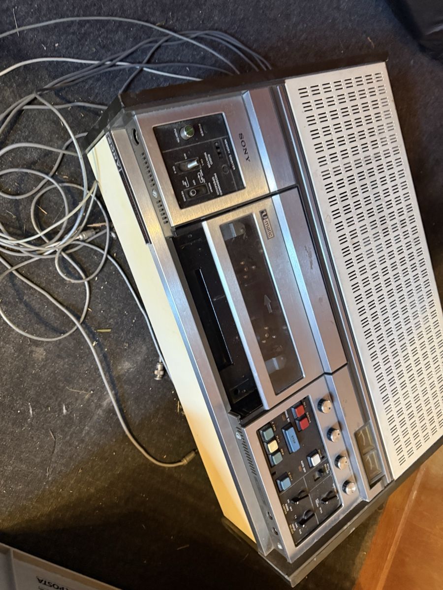 Sony Aufnahmegeräte: Sony Vintage Videorecorder – Gebraucht aus Horriwil von Carrera68 5