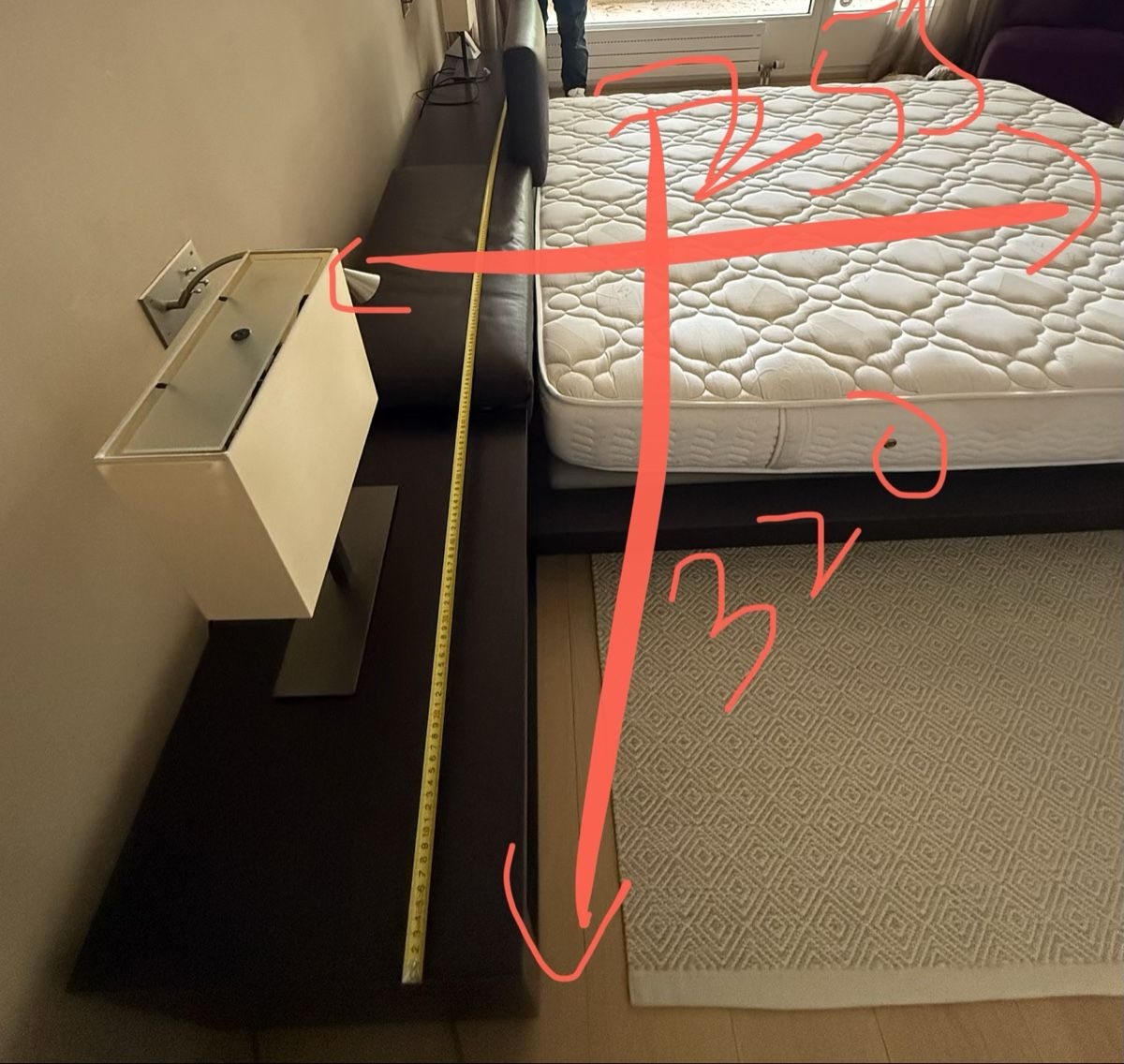 Letti: Poliform custom made Italian bed frame with side tables – Nuovo (secondo la descrizione) da Chêne-Bougeries venduto da nee_f2v7 3