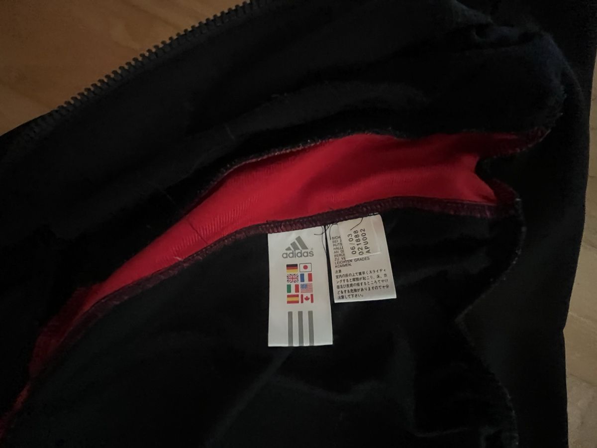 Adidas Kleiderpakete: Adidas Trainingsanzug AC Milan  Grösse S – Gebraucht aus Allschwil von Manolictus 4